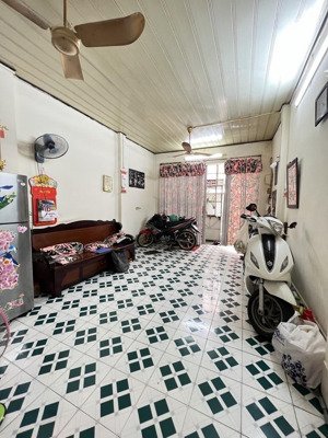 chỉ 100 tr/m2, sở hữu nhà quận10, 3 tầng, bề ngang 6.6m, 7pn, gần mt, sư vạn hạnh, p12, giá 6.4 tỷ