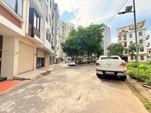 chị gái nhờ bán nhà xuân diệu quảng an tây hồ 85m, 5t thang máy, gara full tiện ích 2p đi bộ ra hồ