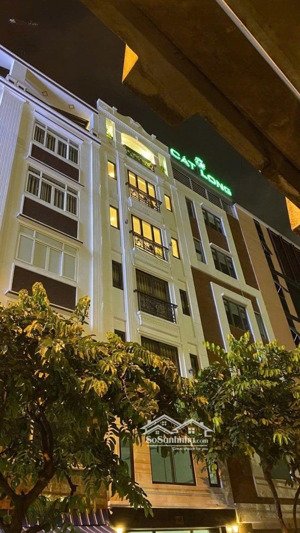 bán căn hộ dịch vụ 7 tầng thang máy. mặt tiền phạm văn đồng bình thạnh giá 12,8 tỷ