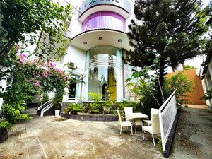 cho thuê biệt thự (hầm + 5 tầng) - tuyến đường nguyễn trọng tuyển, phú nhuận