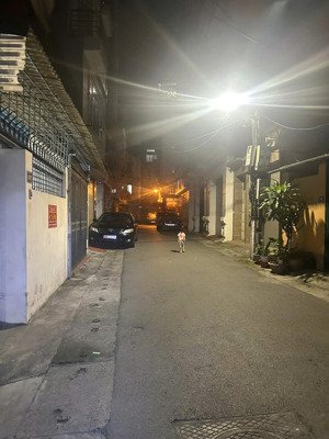 bán gấp nhà phân lô yên lạc - hai bà trưng! giá 12 tỷ ô tô gần - nhà 50m2 - mặt tiền 5.6m - 4 tầng