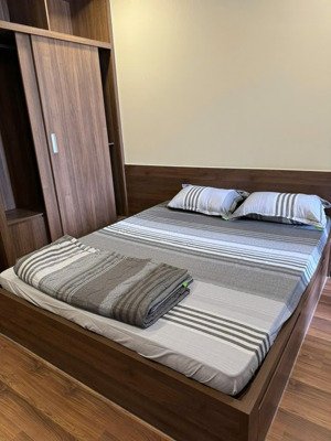 chủ gửi bán gấp decapella, giá đẹp cho khách chốt nhanh. tặng full nội thất. view sông . tầng cao