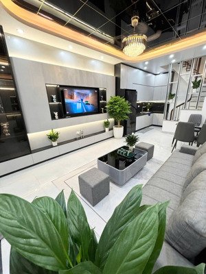 cách 1 nhà ra mặt hồ văn chương, gần 40m nhỉnh 7. tỷ