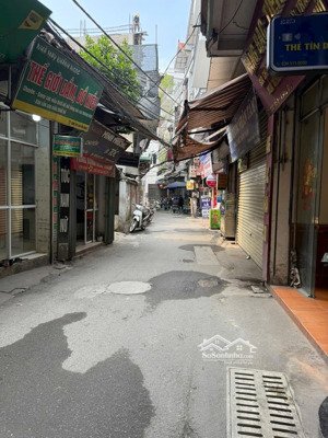 siêu phẩm nhà 5 tầng cầu giấy, nội thất đầy đủ ngõ rộng thông thoáng, lh em tuy 