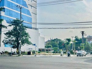 cho thuê lô đất 2 mặt tiền nguyễn hữu thọ, 660m2, vị trí ngay ngã 5, gọi văn phú