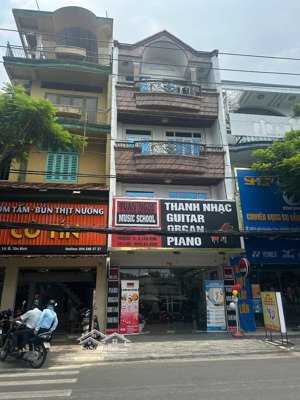 bán mặt tiền góc bạch đằng, p2, tân bình. dt: 7x18m(100m2) - cấp 4. gpxd: hầm+ 7 tầng. chỉ 28 tỷ