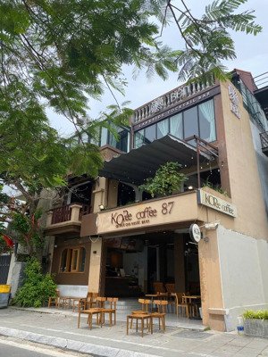 cho thuê nhà mặt phố hàng chuối, dt: 50m2 x 2 tầng, mặt tiền: 5m, vỉa hè rộng kê bàn ghế thoải mái