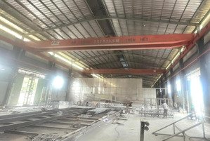 xưởng thủ đức 1100m, khuôn viên rộng, sản xuất đa ngành, ồn ào, giá 60tr, thương lượng