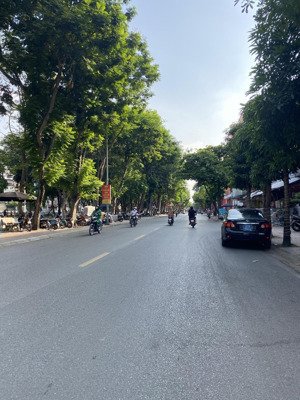 chỉ 5.2 tỷ có ngay nhà dân xây ngọc lâm - dt 33m2 x 4 tầng, mt 4.2m, phải thật nhanh