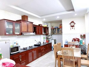 nhà 5 tầng hẻm xe hơi vip cao thắng tt quận 3 thu nhập 30tr/tháng chỉ 11.8 tỷ