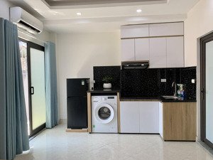 chính chủ cho thuê ccmn full đồ mới - thang máy- ban công rộng ngõ 100 nguyễn xiển thanh xuân
