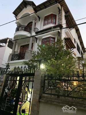 cần bán gấp biệt thự đường lê văn sỹ, q.3 dt: 9x20m trệt 2 lầu chỉ 40 tỷ