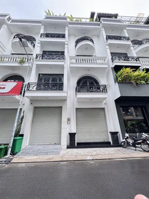 chính chủ cho thuê nhà sd 480m2, 6pn, 4wc tại nguyễn sơn, p. phú thạnh, q. tân phú, hcm giá cực tốt