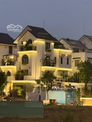 bán biệt thự 17x22 (369m2) chỉ 243tr/m2, np 5x20 (100m2) chỉ 26.5 tỷ, sg mystery q.2 lh 