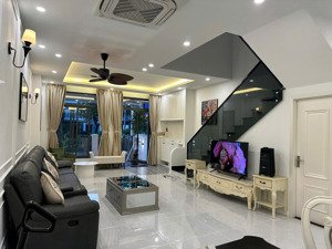 cho thuê nguyên căn lavila full nội thất mới 100% - mặt tiền dự án đường số 1 thoáng mát