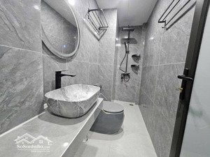 bán nhà đẹp nguyễn sơn,kd,ngõ thông,ô tô ngủ trong nhà,thang máy, dt50m, mt5m. hơn 14 tỷ