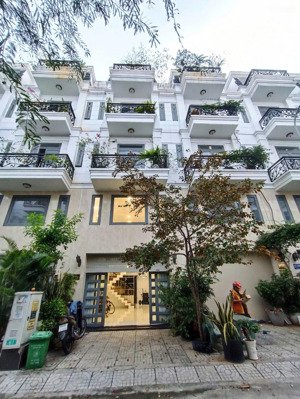 bán nhà khu bảo minh, nhà 4 lầu mới cực kì xịn xò