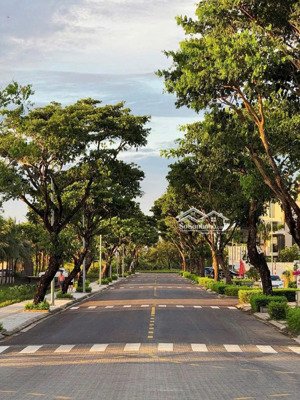chính chủ cần bán nhanh lô đất biển tân trà đường trần văn giảng. lh 
