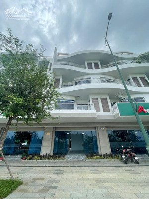 vip - cho thuê căn góc nhà phố lakeview thủ thiêm có dtsd 700m2 giá chỉ 180 triệu/th