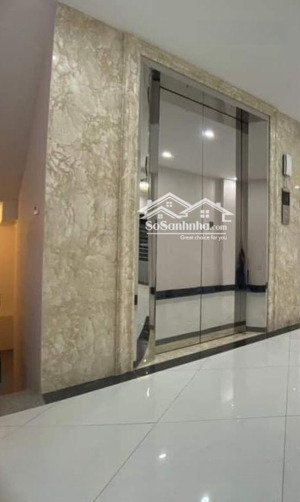 nhà tôi cho thuê nhà căn góc, mới, thang máy, dt 105m2-4t-37 triệu; kd, vp, nhà hàng, phố duy tân