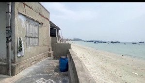 bán căn nhà 92m2 trực diện biển dốc lết toàn bộ đất ở đô thị, giá chỉ 3,7 tỷ