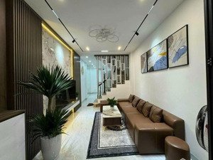 bán nhà nguyễn ngọc vũ - hoàng ngân, ô tô đỗ cửa, nhà cán bộ tự xây, dân trí cao 60m2x5 tầng 16 tỷ