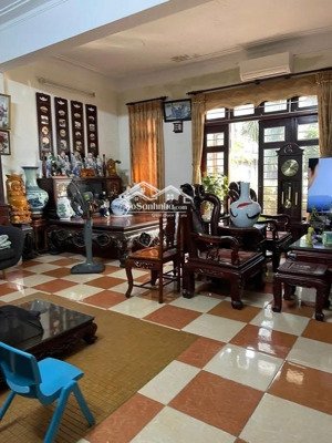 hàng hiếm nhà kinh doanh siêu đỉnh,nhà 90m2 mặt phố trần phú ,vỉa hè ,ô tô tránh