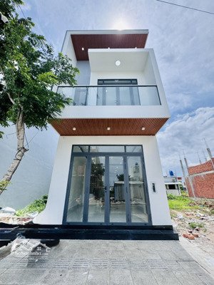 nhà mặt tiền kđt tây bắc gần bến tàu