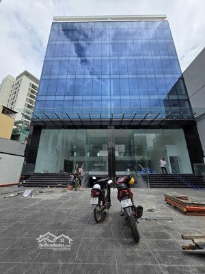 bán tòa nhà mặt tiền cách mạng tháng 8. dt 196m2 (7x28m), 8 tầng, tn 120tr. giá 40 tỷ tl - tin thật