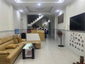 nhà ngay khu chợ chiều mai văn vĩnh, dt 4x22m, 3 tầng giá nhỉnh 8tỷ. lh 