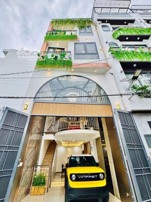 bán gấp nhà đường xe hơi ở cao thắng-p3-q3. giá 3tỷ390/81m2,cho thuê 21tr/th gần trường thcs bàn cờ