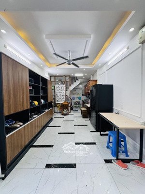 chính chủ bán nhà tam trinh-10m ra ô tô-33m2x5 tầng-giá 5,35 tỷ-full nội thất-sẵn ở luôn-sổ vuông