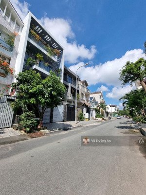 khu biệt thự đường số 25 ngay gigamall phạm văn đồng - đường 12m thông - thủ đức (khu bên sông)
