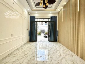 nhà mới 5 tầng mặt tiền đường xe hơi. 6pn 7wc có sẵn thang máy. ở hoặc kinh doanh chdv đều tiện