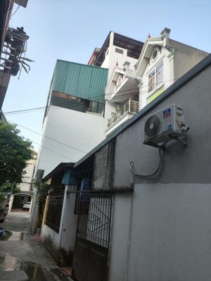 bán nhà thạch bàn long biên dt 73.4m2 mt 5.9m, giá chỉ 8.66 tỷ đường nguyễn văn linh ngõ 68