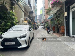 căn duy nhất hxh 6m huỳnh văn bánh, phú nhuận - dt 9 x 14m (~120 m²) cấp 4 tiện xây mới - chỉ 18 tỷ