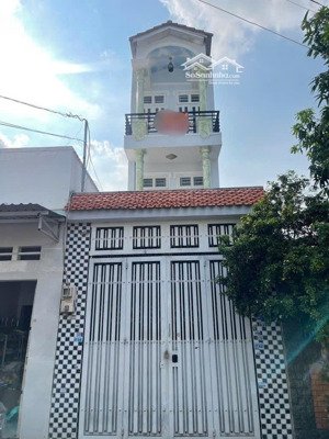 nhà 3 tầng mặt tiền đường hiệp thành 18,dt 80m2 (3,5mx24m) đường 12m 5,8tỷ.