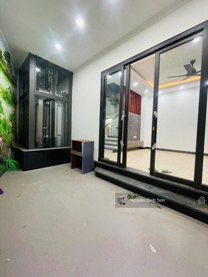 bán nhà hồng tiến thang máy, 8m mt hiếm