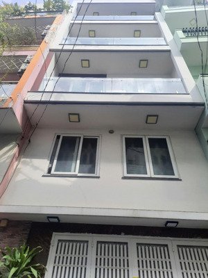 4.2x11m, 5 lầu, hđ thuê 25tr, nhà hxh 6m út tịch, gần công an tân bình, bán 10.9 tỷ