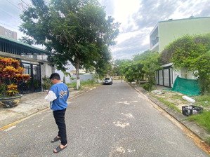 lô cách biển 1.5 km tại tân trà. dân cư đông đúc
