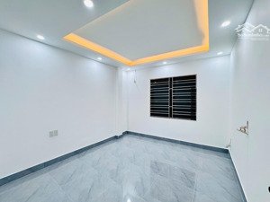 nhà 3 tầng xây mới mặt ngõ phố khúc hạo giá chỉ 2,7x tỷ