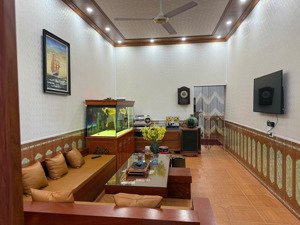 cần bán nhà đẹp 110m2 x 7m mặt tiền, đường oto tránh - liên bảo - tp. vĩnh yên