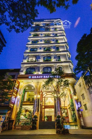bán khách sạn 9 tầng siêu khan hiếm ngay công viên hoàng việt - (8x20m) - hđt: 200tr/th - giá 45 tỷ