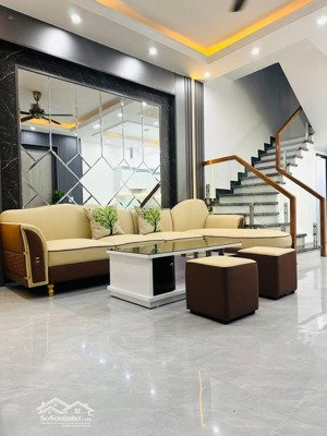 bán căn 4 tầng mới xây giá chỉ 3,3x tỷ tại thiên lôi aeon