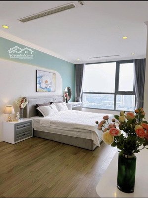 bán tập thể ngọc khánh- trung tâm ba đình, oto đỗ chân toà, nhà đẹp, 2 ngủ, thoáng sáng