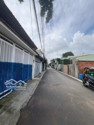 nhà rộng đường ô tô tránh - phan bội châu dĩ an -bình dương 104m2 - 3 tầng 3pn giá rẻ bất ngờ 4.5ty