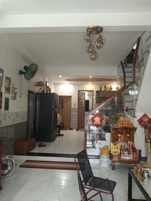 bán nhà 2 tầng sát đường thăng long hải châu đường ô tô hải châu đà nẵng