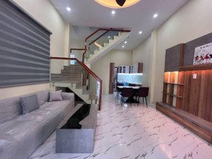 bán nhà _ âu dương lân , quận 8 - chỉ 6,5 tỷ _ 67m2 ( ngang 5,1m ) _ 2 tầng _ tặng nội thất cao cấp