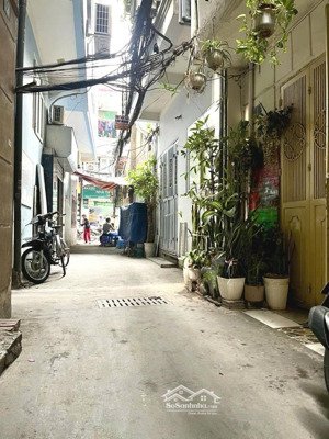 hiếm! hiếm! ngõ bagac nông- 3nhà ra phố- 1căn duy nhất-cực hiếm- nói không với qh