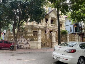 biệt thự đơn lập siêu vip -mp thọ tháp-kd đỉnh cao- gần công viên cầu giấy- hàng xóm toàn quan chức